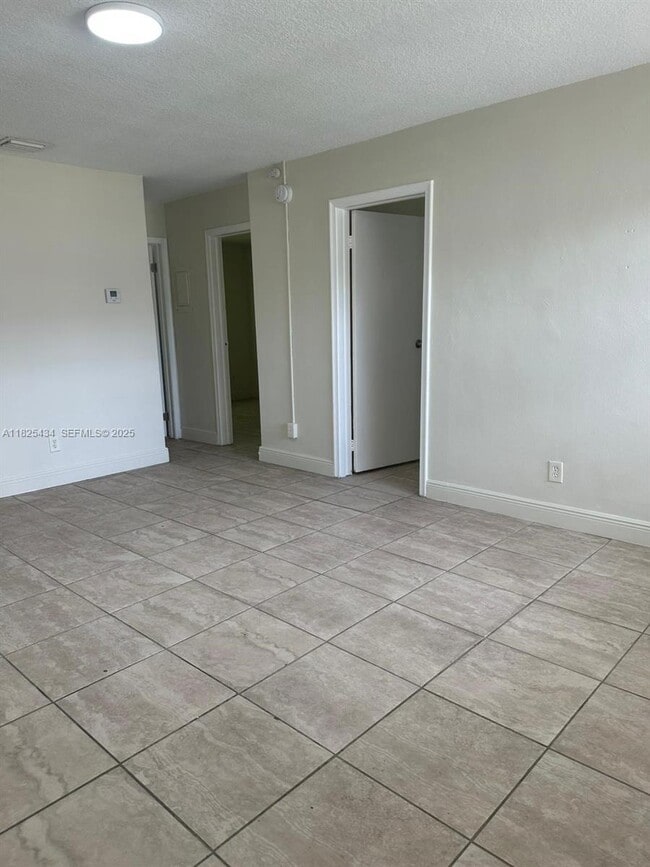 Building Photo - 4141 SW 20th St