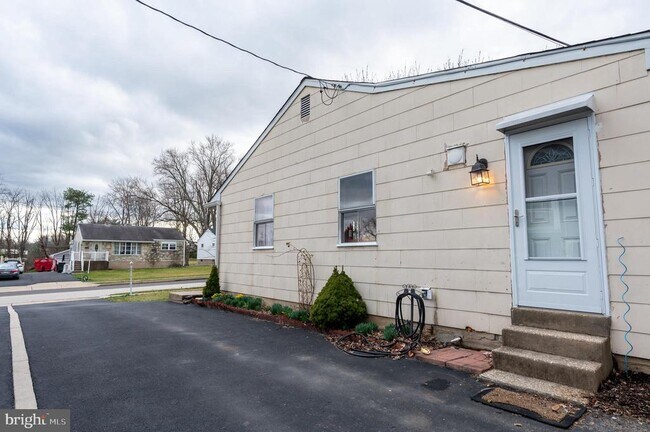 Building Photo - 2597 Carrell Ln