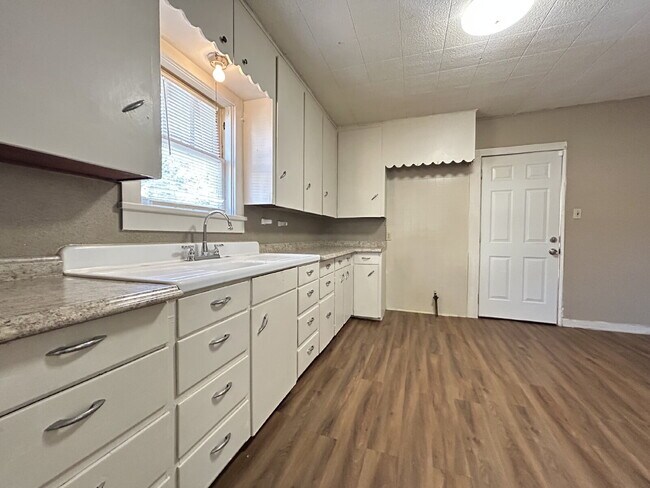 Foto del edificio - 2-Bedroom Home with Spacious 1267 Sq Ft in...