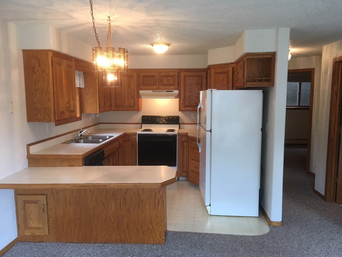 2115 E Rosser Ave Unit 3, Bismarck, ND 58501 Room for Rent in