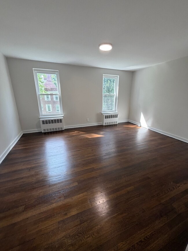 Building Photo - 676 Park Ave