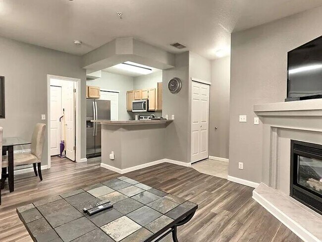 Foto del edificio - 4545 Wheaton Dr