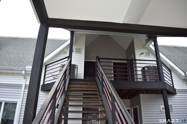 Foto del edificio - 735 Popes Island Rd