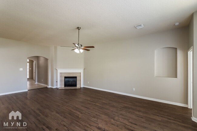 Building Photo - 3638 Slocom Dr