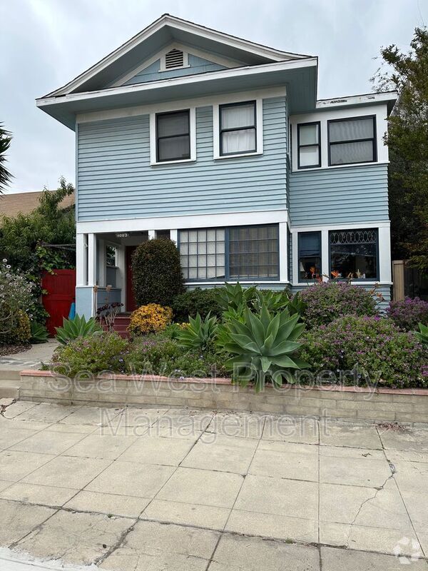 Building Photo - 4083 Albatross St