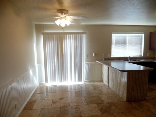 Building Photo - 373 W 2200 N