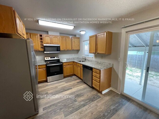 Building Photo - 16522 E Princeton Pl