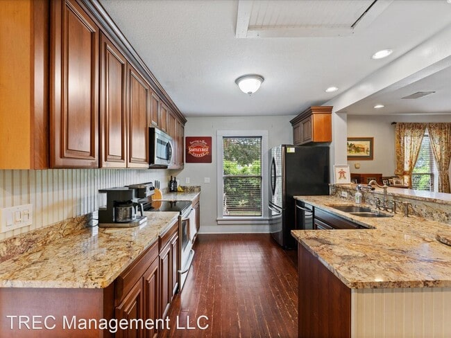 Building Photo - 3 br, 2 bath House - 632 TILDENVILLE SCHOO...