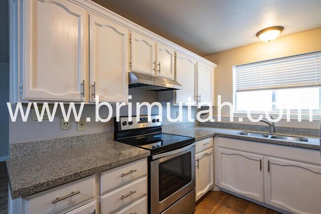 Building Photo - 3514 S 300 E