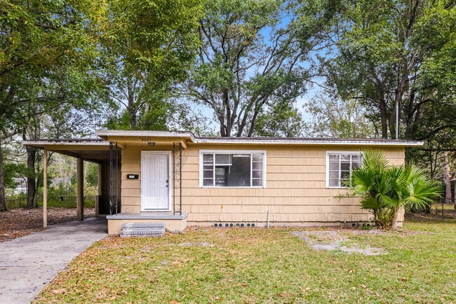 Building Photo - 3041 Detroit Cir N