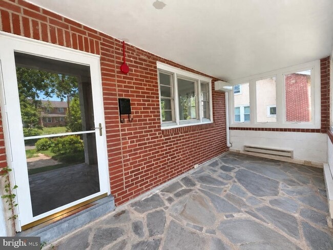 Building Photo - 6797 Lawnton St