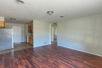 Building Photo - 1406 Goliad St