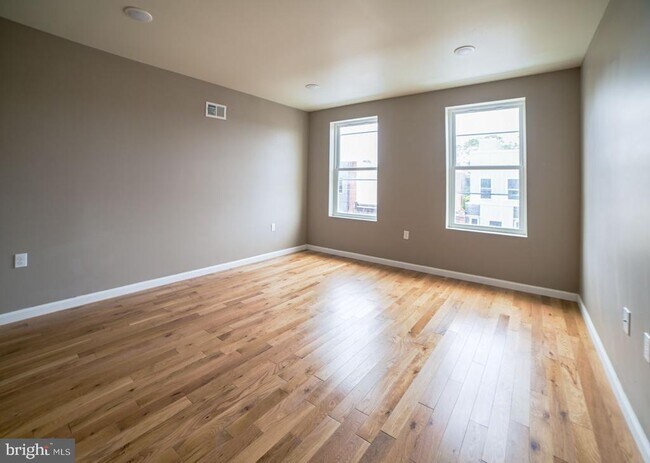Building Photo - 1806 Willington St