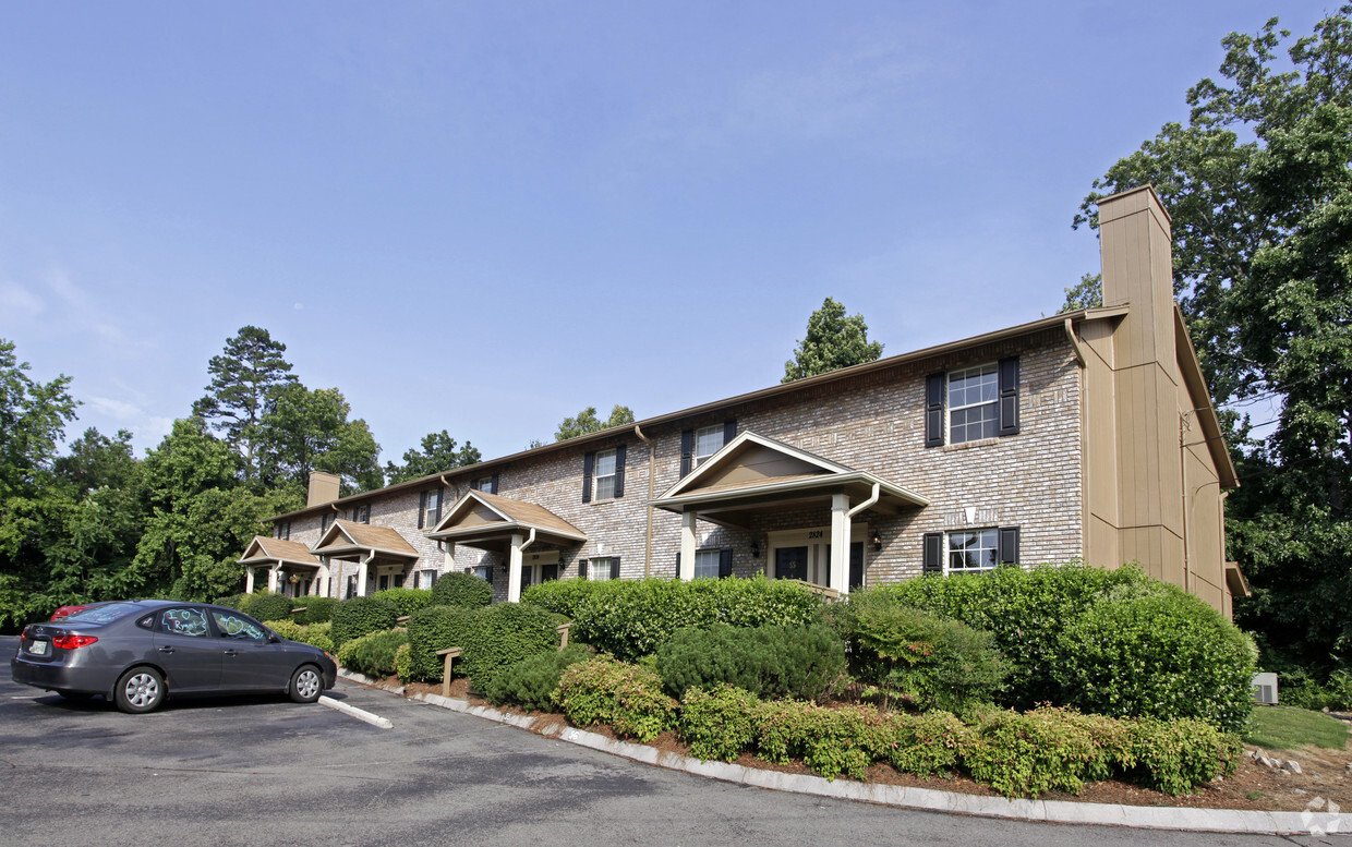 Primary Photo - Hinton Hollow Apartments