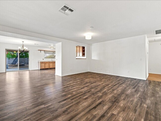 Foto del edificio - 3540 S Desert Echo Rd