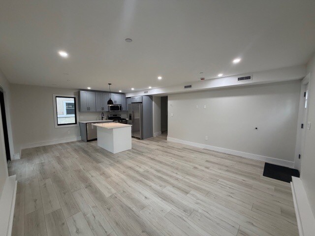 Foto del edificio - 23 Hudson Ave