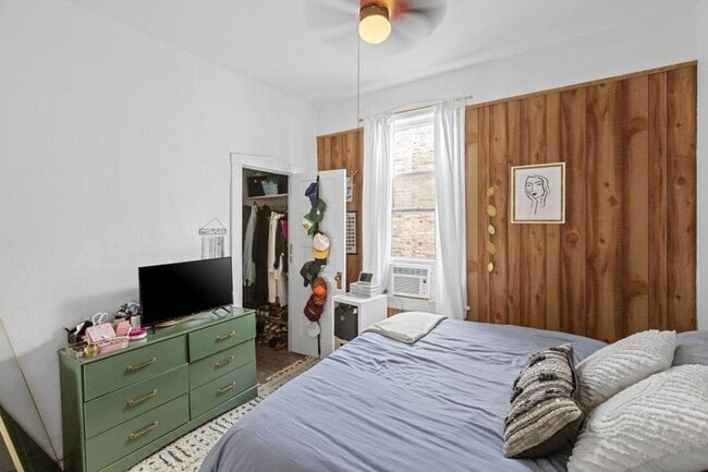 Building Photo - 1 bedroom in Chicago IL 60647
