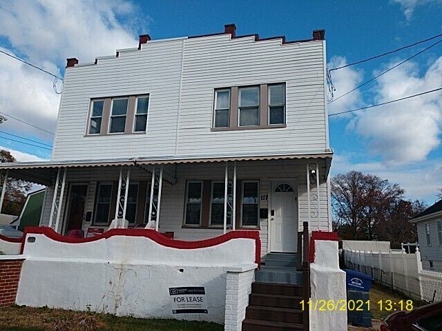 Primary Photo - 117 N Forklanding Rd