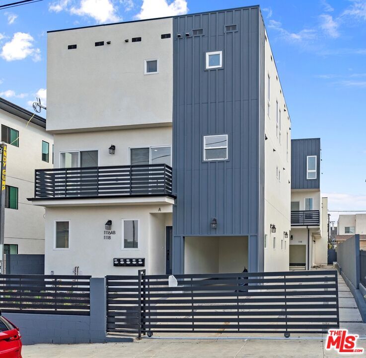 Primary Photo - 1116 S Mariposa Ave