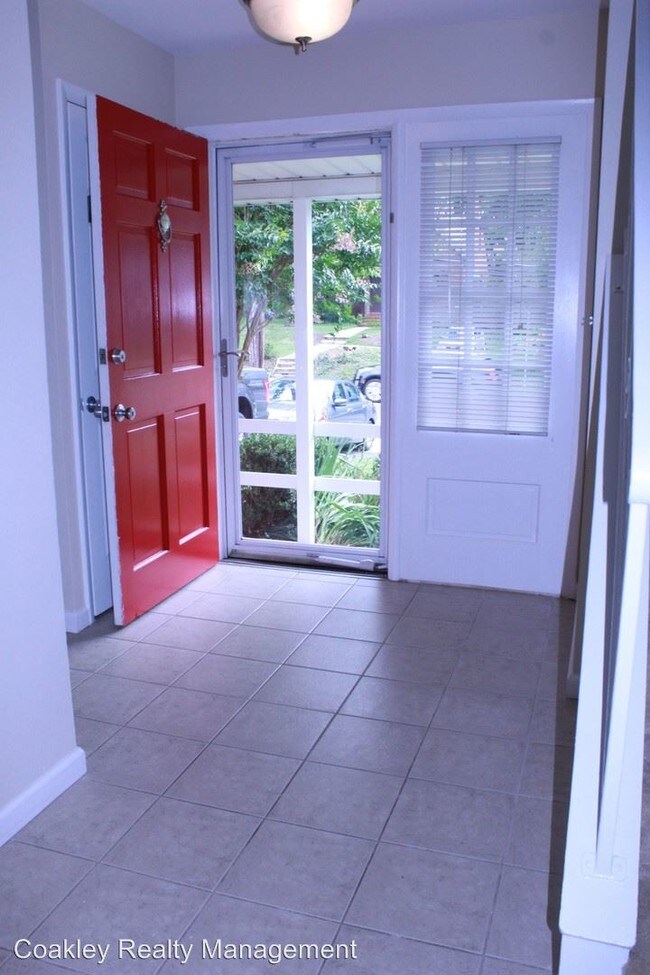 Foto del edificio - 3 br, 2.5 bath House - 2115 Seminary Road