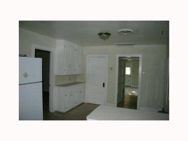 Foto del edificio - 4620 Bennett Ave