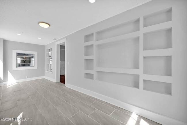 Building Photo - 2517 Orion St