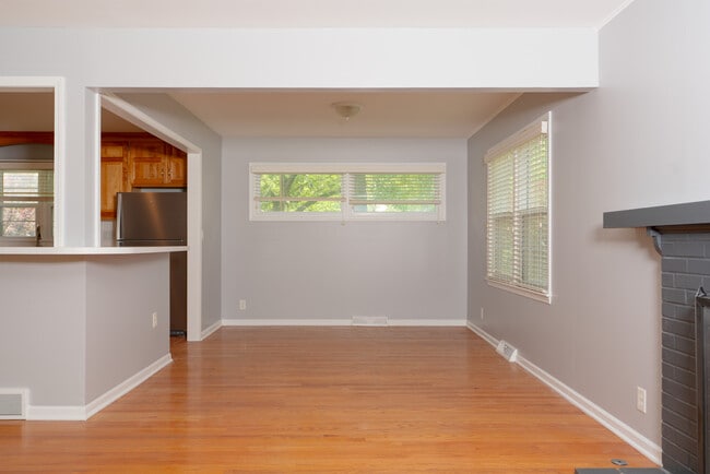 Building Photo - 9300 Outlook Dr