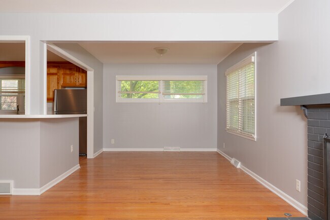 Foto del edificio - 9300 Outlook Dr