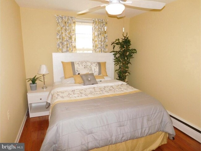 Foto del edificio - 8743 Orchard Ave