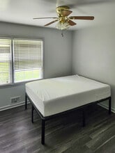 Building Photo - 2213 Plantation Dr
