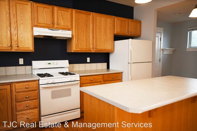 Building Photo - 4 br, 3.5 bath House - 2736 Tamarac Street