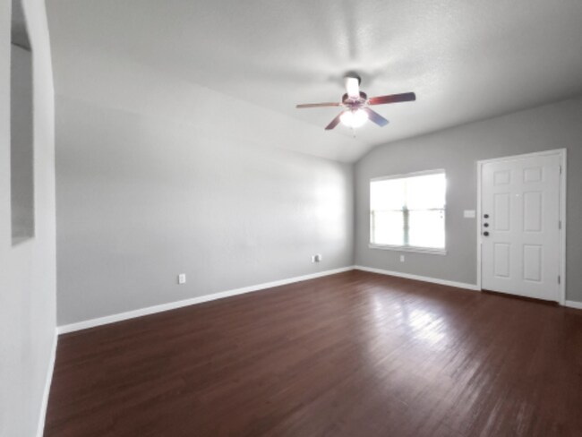 Foto del edificio - 4415 Brutus Ln