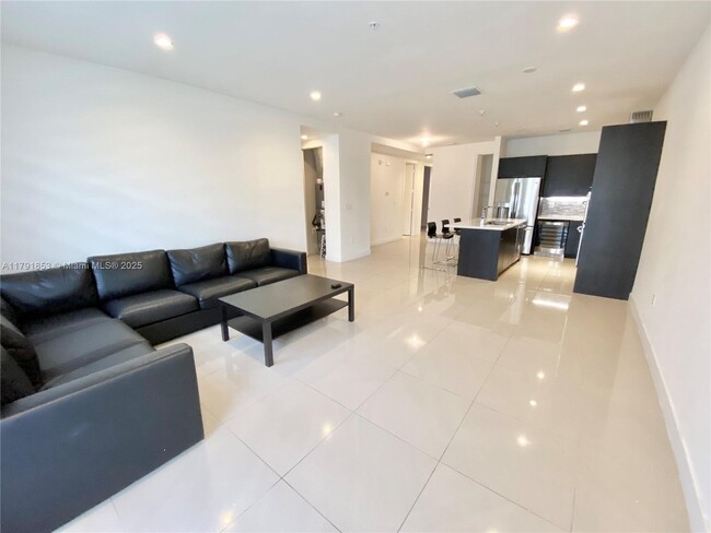 Foto del edificio - 6415 NW 102nd Path