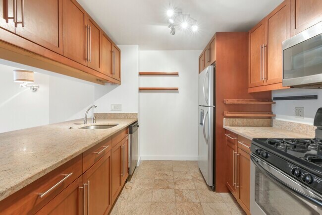 Building Photo - Super Spacious 3 Bed!