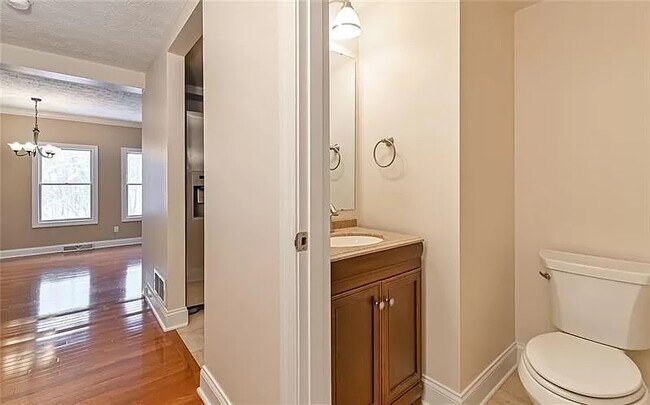 Building Photo - 142 Aberdeen Ct