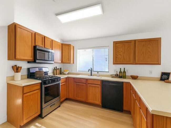 Foto del edificio - Comfortable 3-Bed, 2-Bath Home