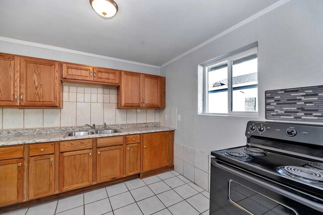 Photo - AFFORDABLE 2 BEDROOM HOME IN A CONVENIENT PHOENIX LOCATION