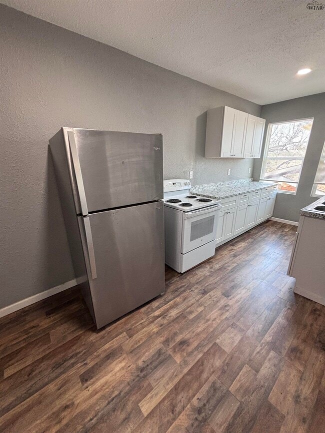 Building Photo - 1801 11th St