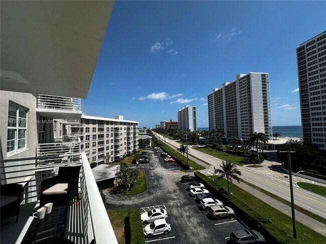 Foto del edificio - 2851 S Ocean Blvd