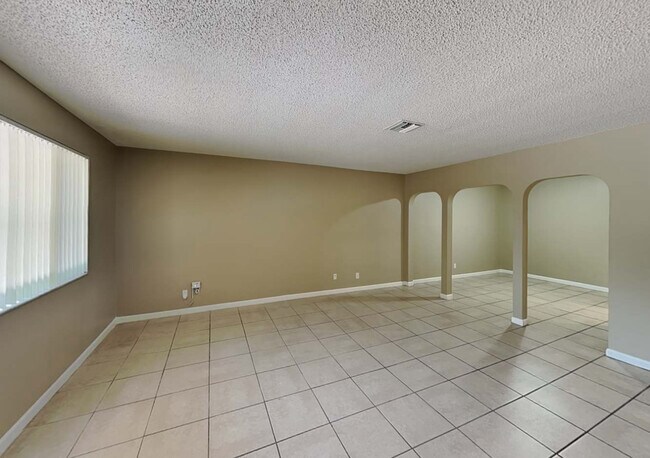 Foto del edificio - 5537 Primrose Ln