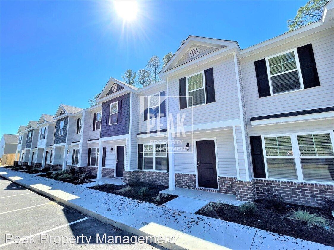 3 br, 2.5 bath House 103 Blandford Villa... House Rental in Rincon, GA