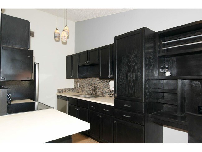 Building Photo - 9872 Nob Hill Ct