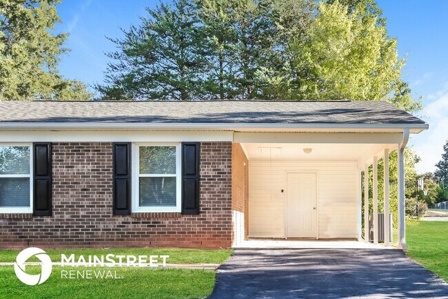 Foto del edificio - 310 Rolling Hills Ln