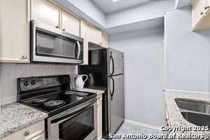 Foto del edificio - 66 Brees Blvd