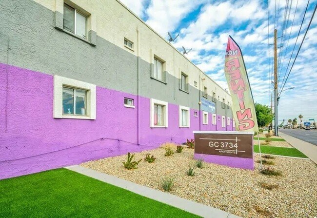 Interior Photo - Camelback Palms