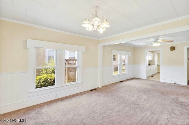 Building Photo - 362 Carr Ave