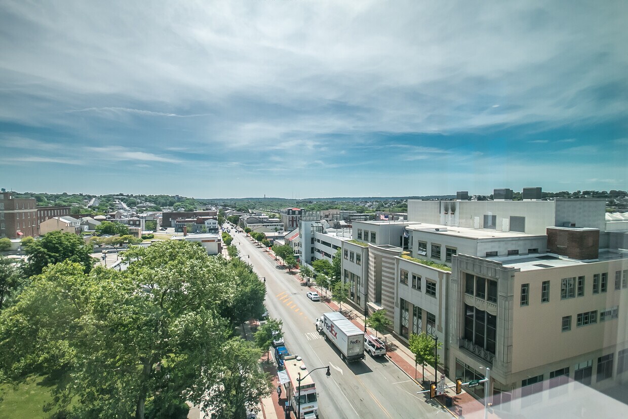 Foto principal - 1 W Main St
