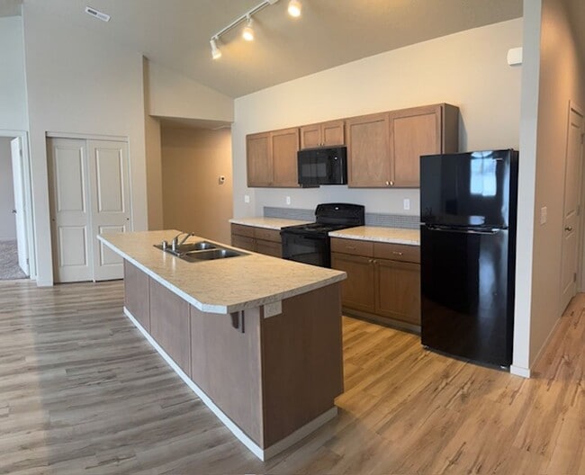 Foto del edificio - Moen Fields 3 Bed 3 Bath Garden Townhome across from Greenacres Elementary