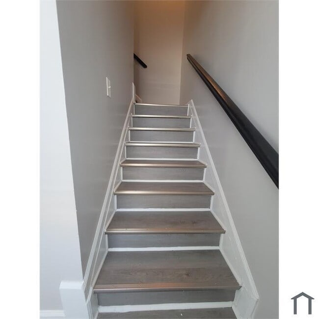 Foto del edificio - "Charming Fayetteville Townhouse: Spacious 3-Bed, 2.5-Bath Haven"