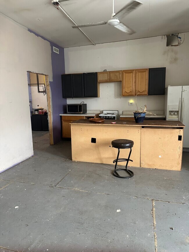 Foto del edificio - 3144 W Carroll Ave